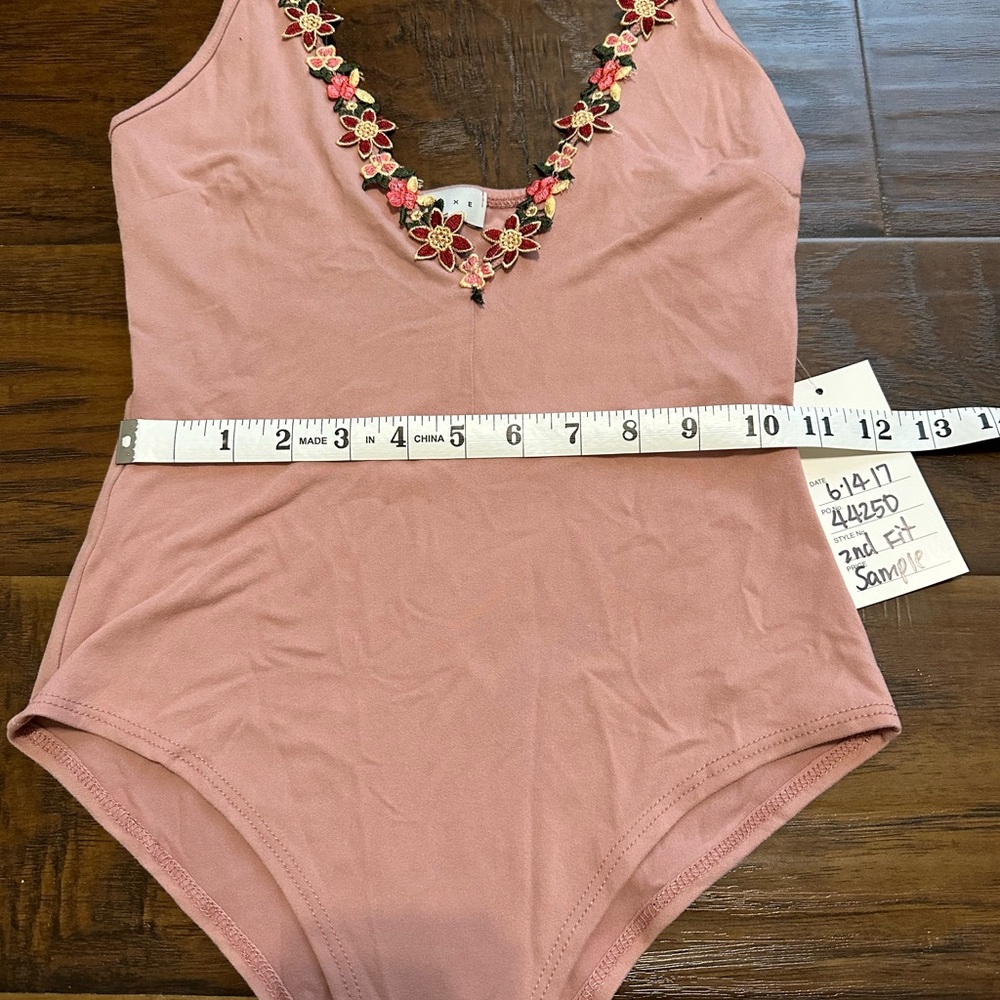 Luxe dusty pink bodysuit with floral accents. NWT - Picture 8 of 9